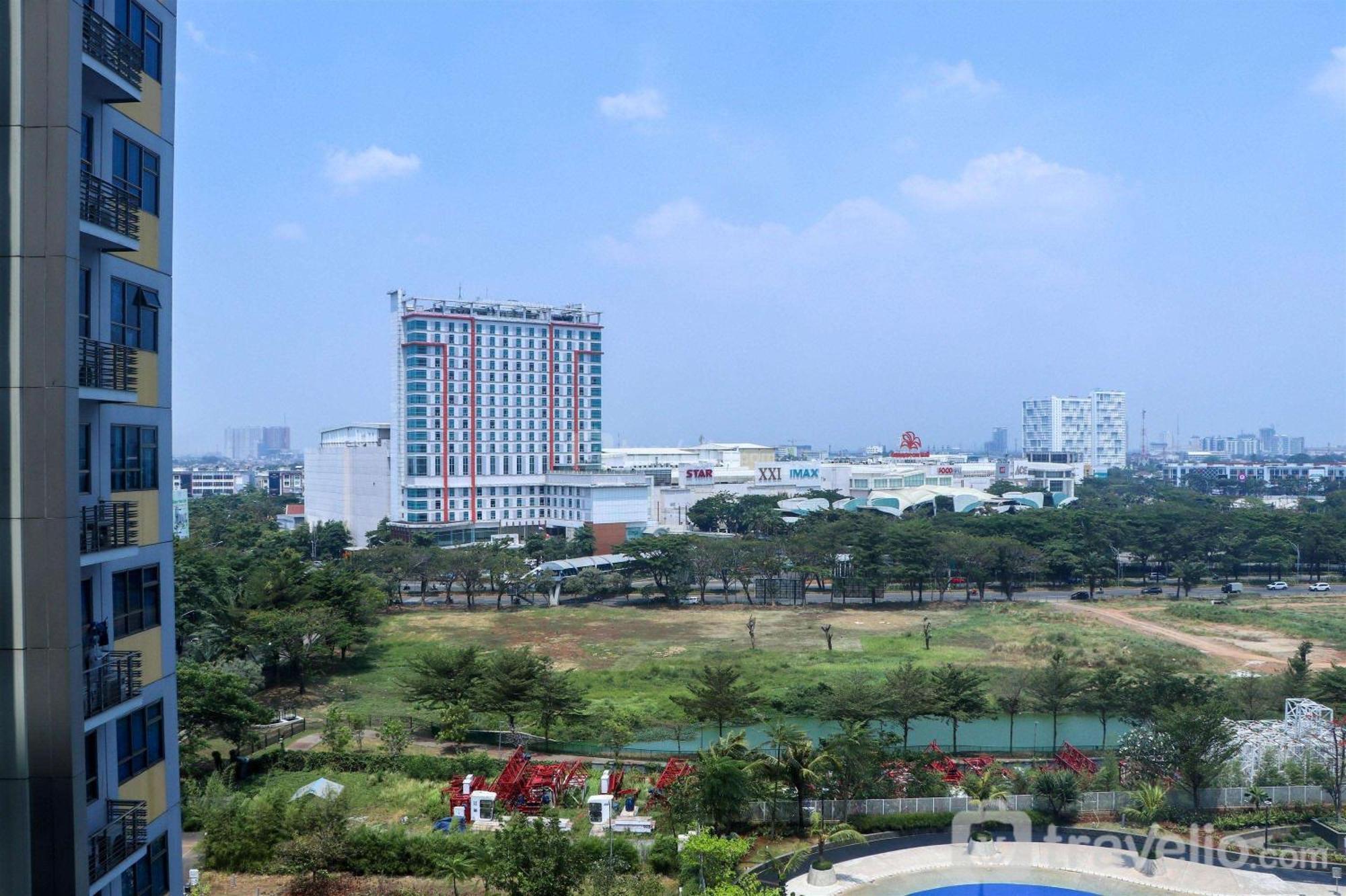 Warm And Good Springlake Summarecon By Travelio