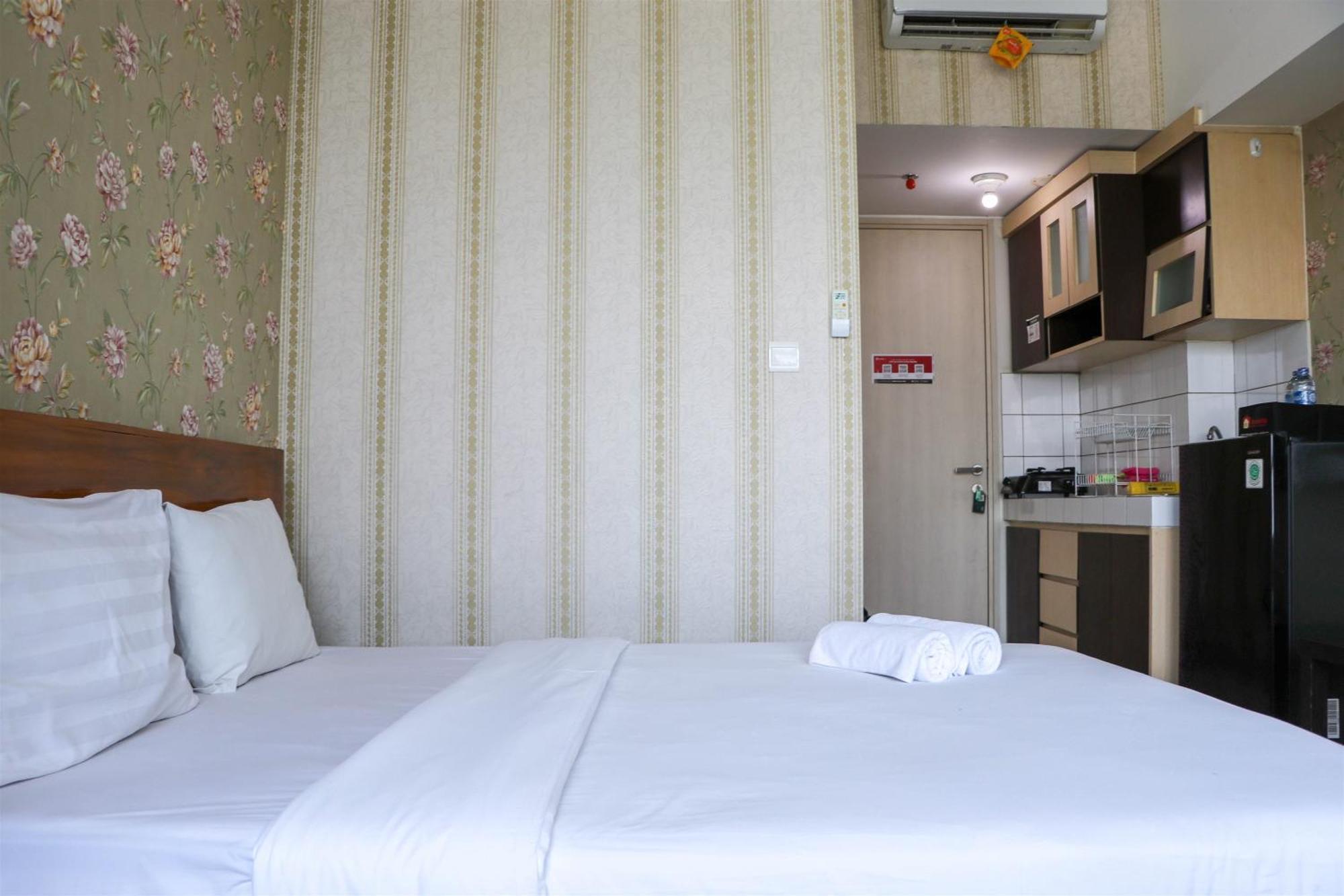 Warm And Good Springlake Summarecon By Travelio